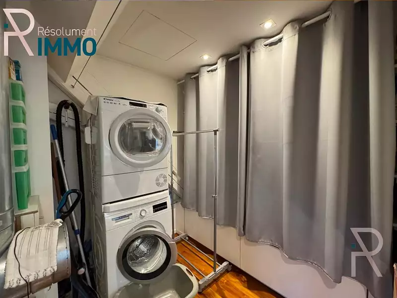 Immeuble, 244,16 m²