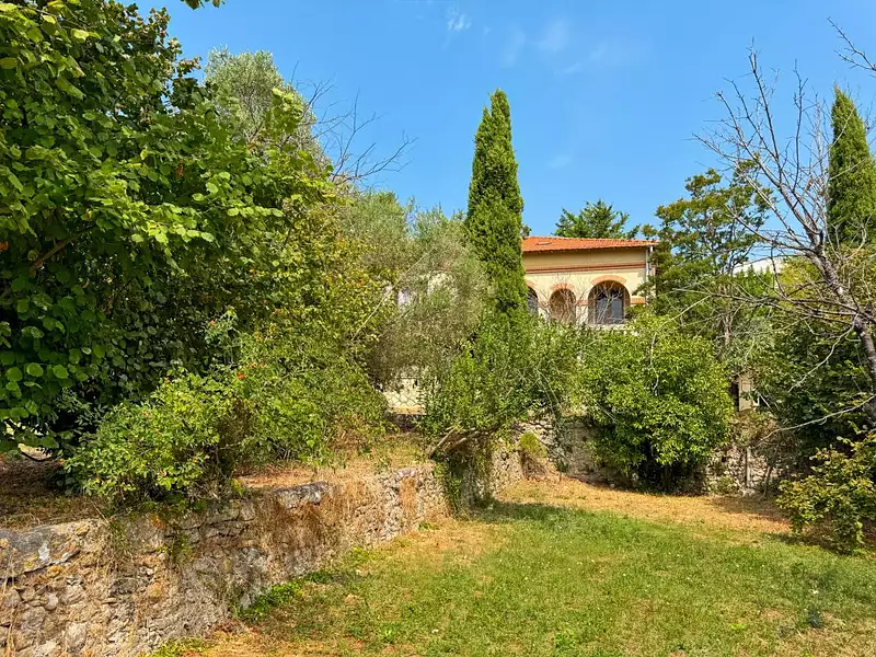 Maison, 250 m²