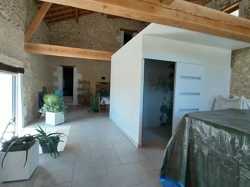 Divers, 300 m²