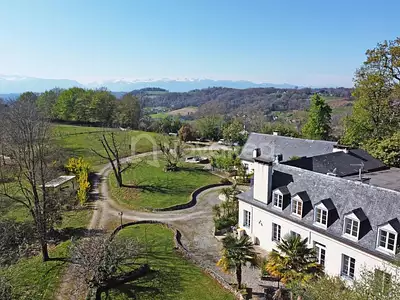 Maison, 683 m²