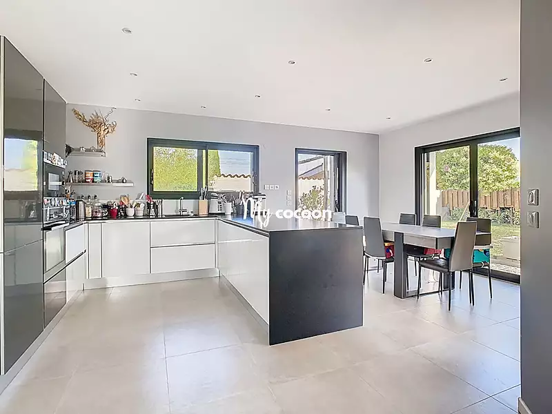 Maison, 180 m²