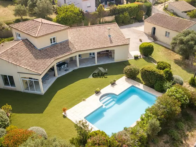 Maison, 200 m²