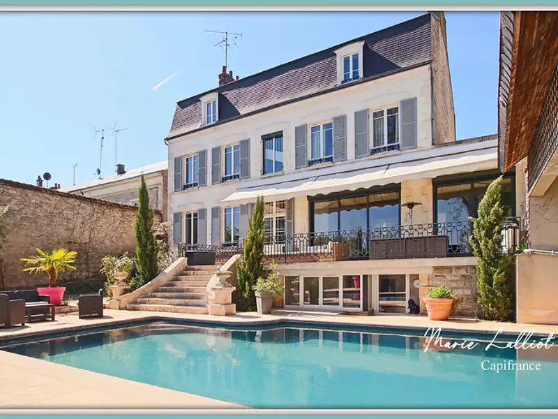 Maison, 370 m²