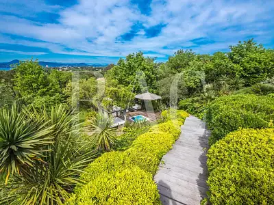 Maison, 650 m²