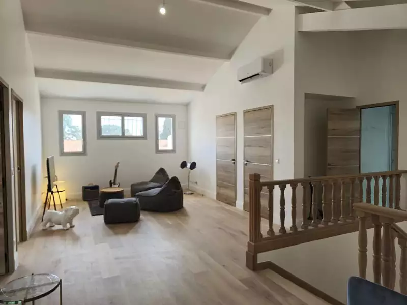 Maison, 250 m²