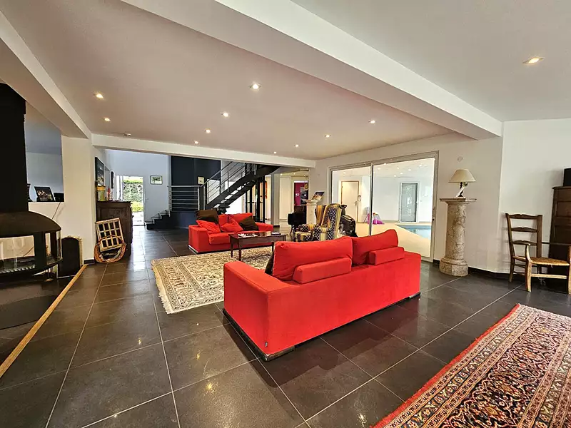 Maison, 530 m²