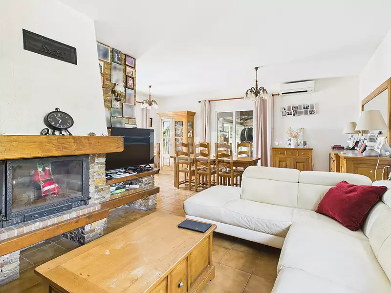 Maison, 196 m²