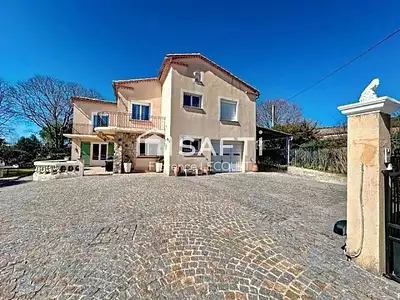 Maison, 220 m²