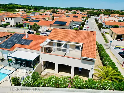 Maison, 106,76 m²