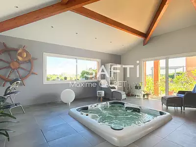 Maison, 260 m²