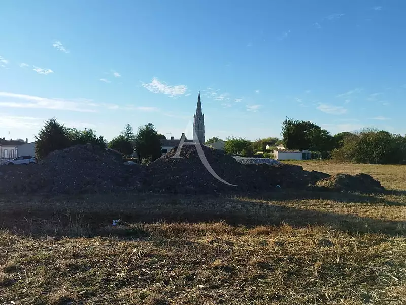 Terrain, 698 m²