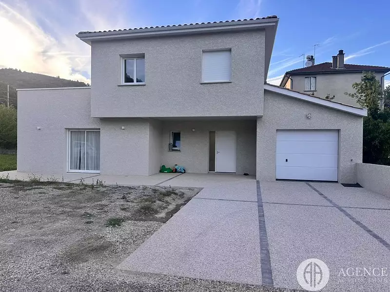 Maison, 166 m²