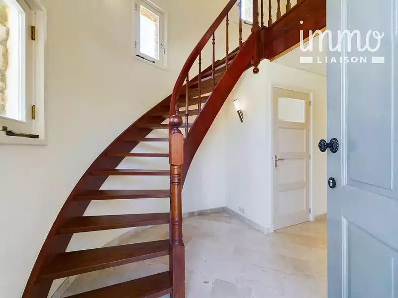 Maison, 230 m²