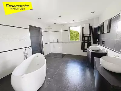 Maison, 241 m²