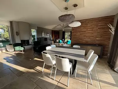 Maison, 239 m²