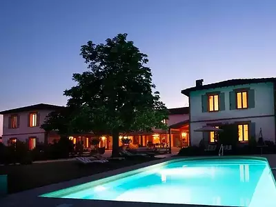 Maison, 825 m²