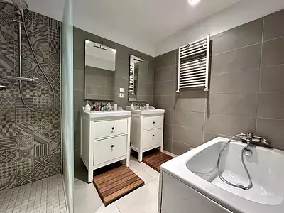 Maison, 240 m²