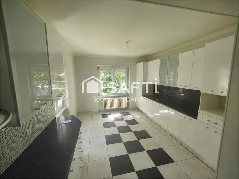 Maison, 192 m²
