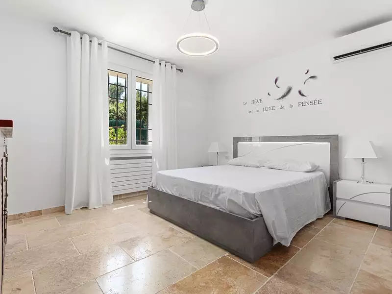 Maison, 251 m²