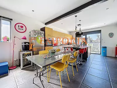 Maison, 94 m²