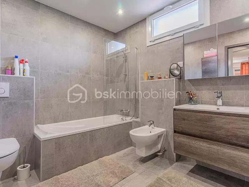 Maison, 167 m²