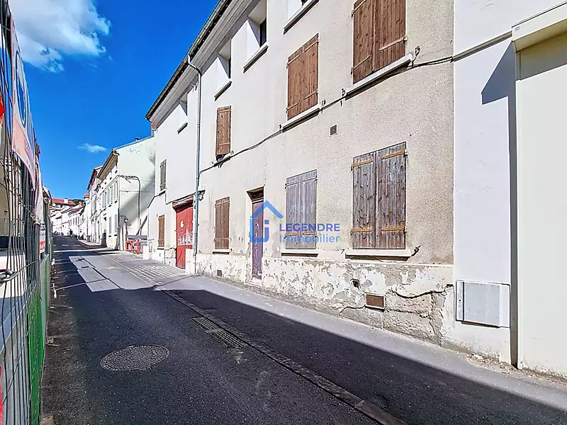 Immeuble, 140 m²