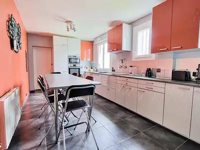 Maison, 225 m²