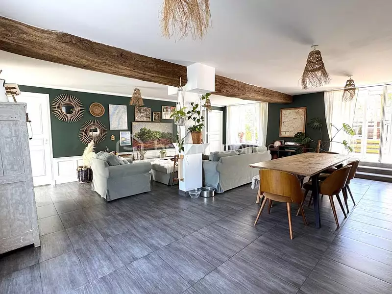 Maison, 240 m²