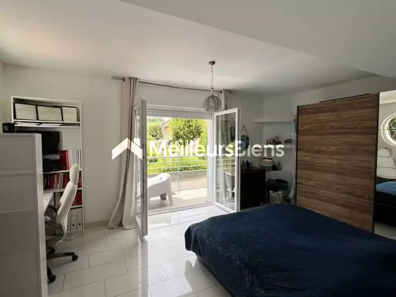 Maison, 255 m²