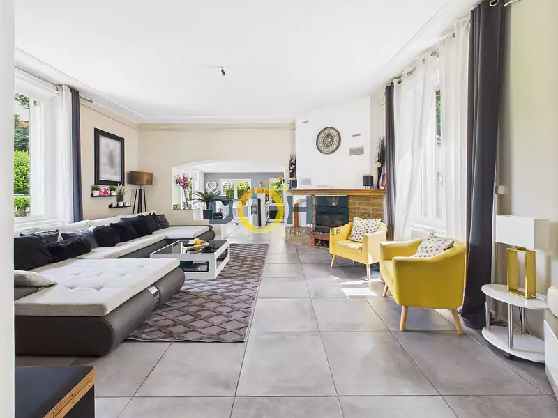 Maison, 243 m²