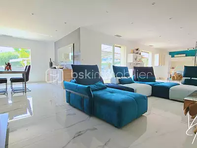 Maison, 243 m²