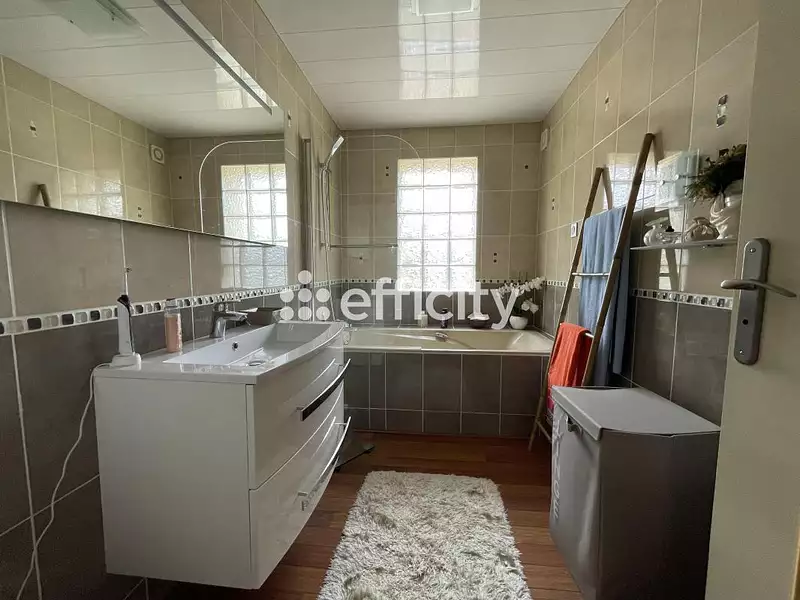 Maison, 238 m²