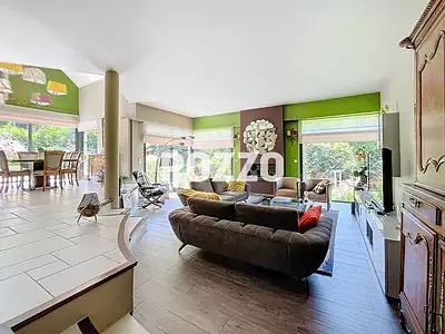 Maison, 285 m²