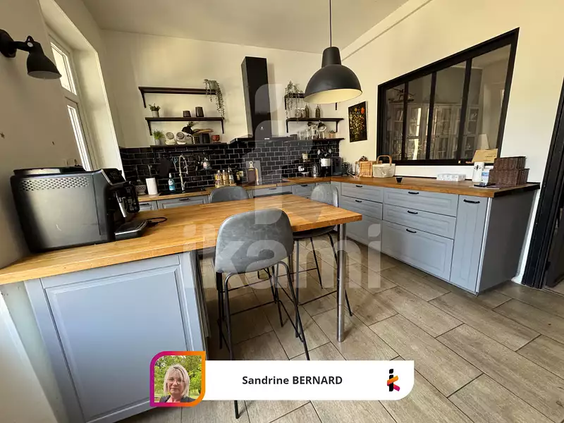 Maison, 227 m²