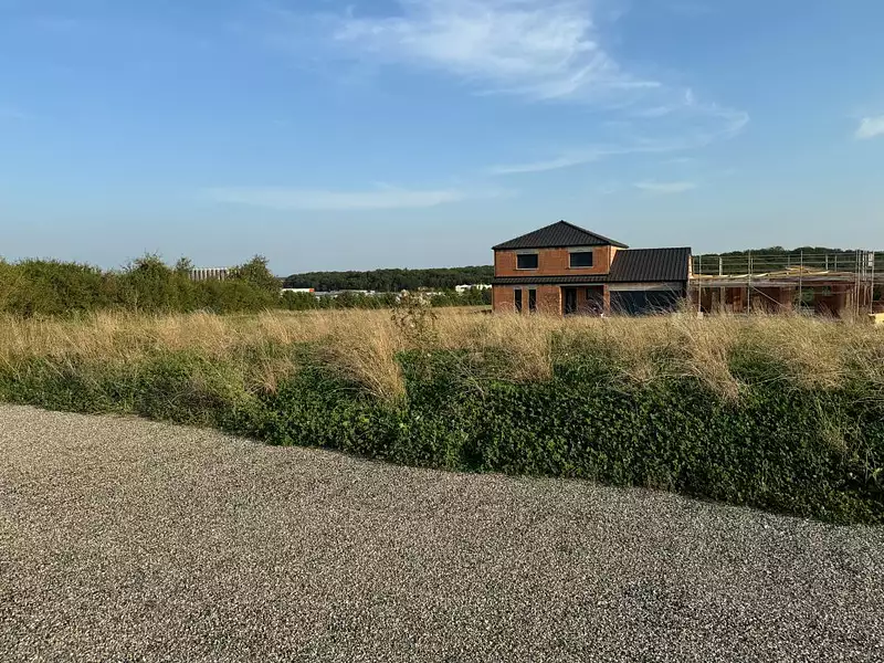 Terrain, 606 m²