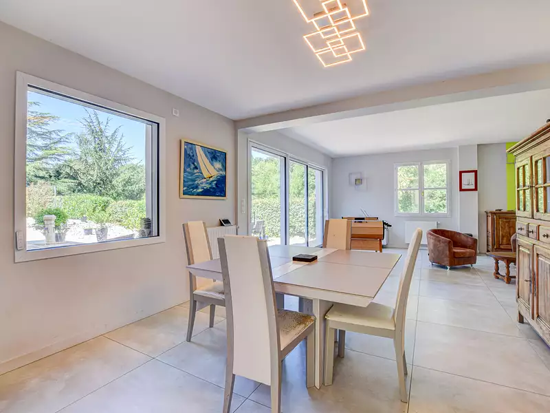 Divers, 338 m²