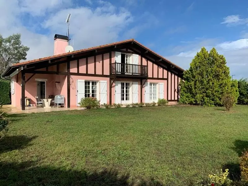 Maison, 168 m²