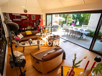 Maison, 225 m²