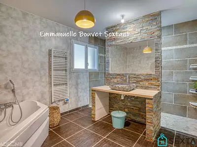 Maison, 225 m²