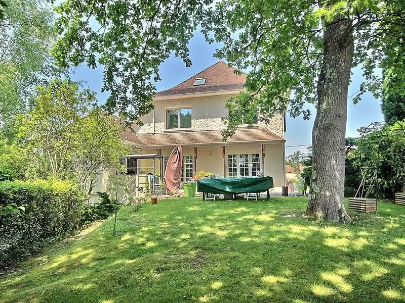 Maison, 246 m²