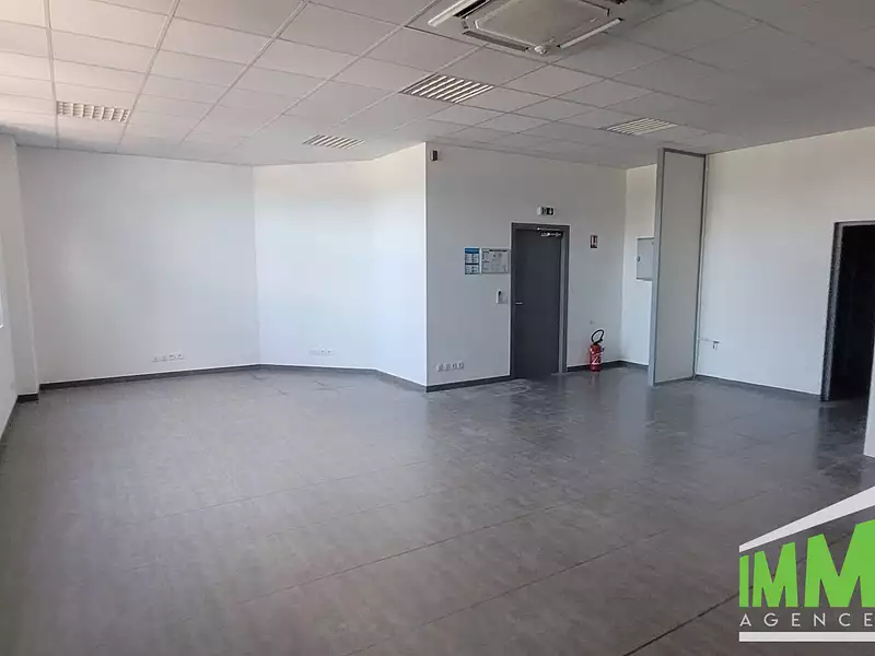 Divers, 330 m²
