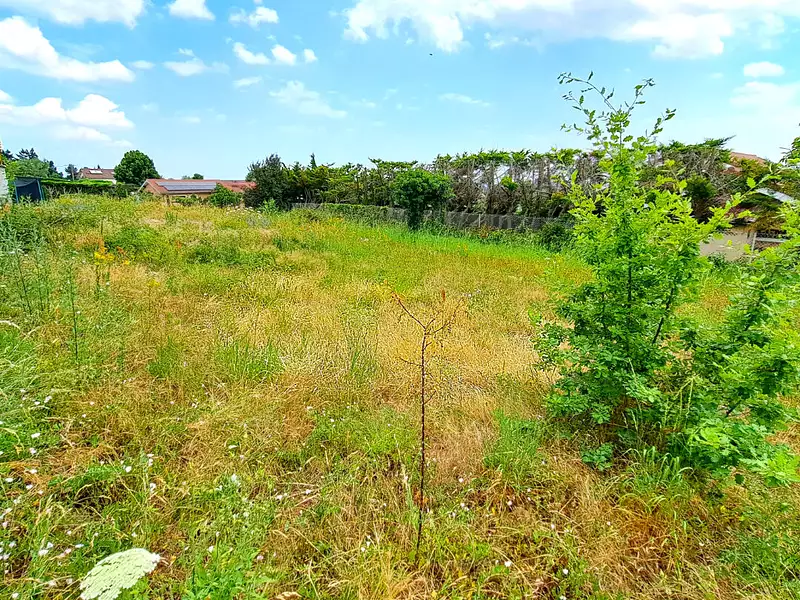 Terrain, 755 m²