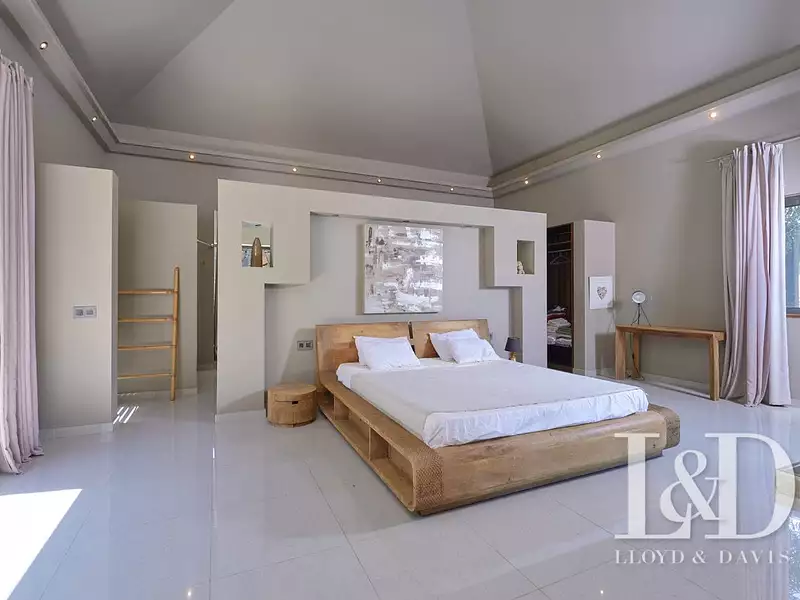Maison, 330,08 m²