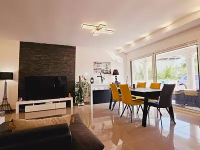 Maison, 165 m²