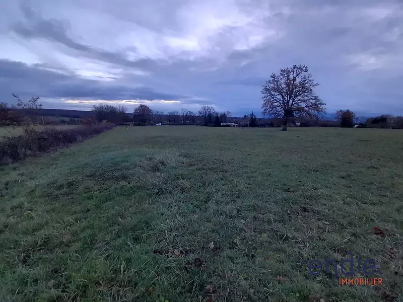 Terrain, 2 816 m²