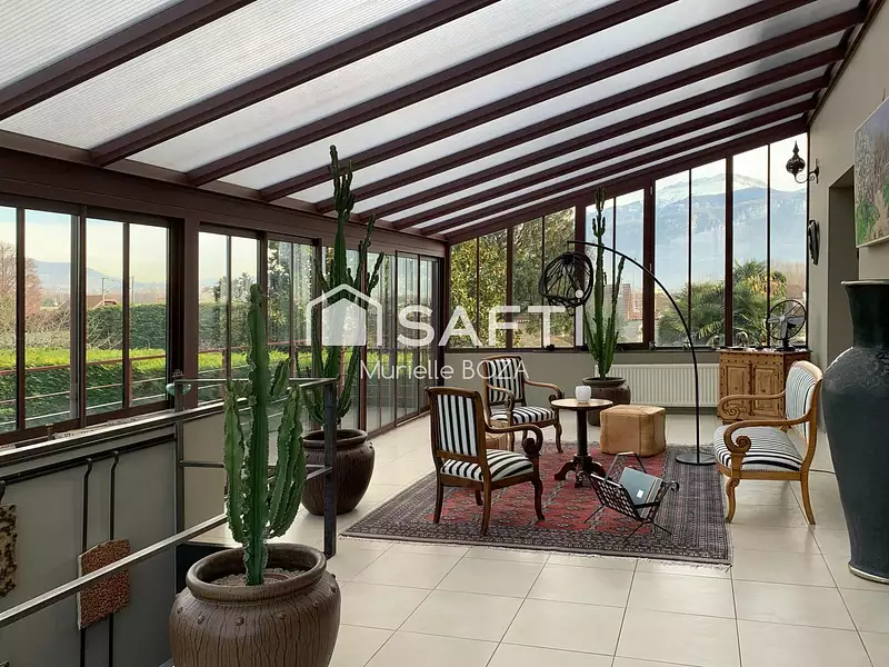 Maison, 748 m²