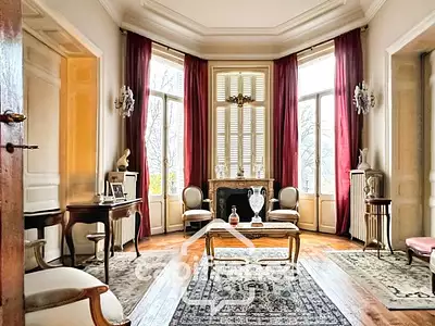 Maison, 570 m²