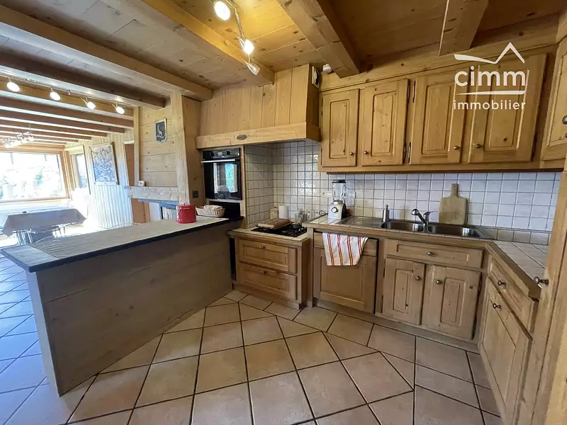 Maison, 240 m²