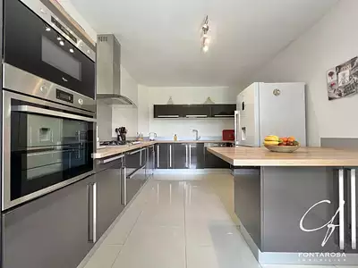 Maison, 475 m²