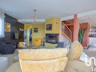 Maison, 281 m²